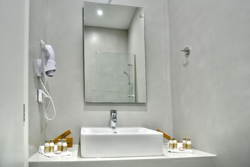 Douskos Port House Hotel Хидра Екстериор снимка